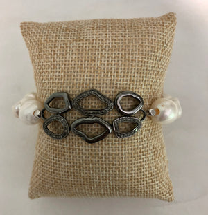 silver and white pearl diamond plate bracelet